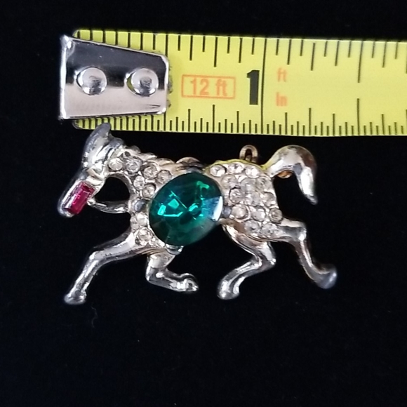 Vintage 1940s Mid Century Emerald and Ruby Crystal Rhinestone Horse Brooch - Picture 8 of 12